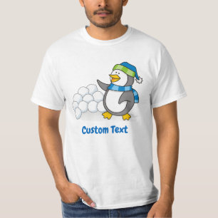 Pequeno pinguim com bolas de neve acenando t-shirt