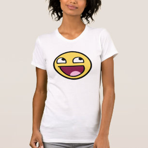 Pequeno t-shirt das senhoras impressionantes da