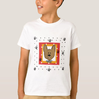 Pequenos Camisetas e presentes castanhos