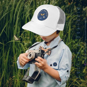 Perdida num Boné de Quatrain por Adiela Akoo