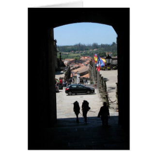 Peregrinos que entram no cartão de Santiago