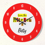 Personalizado Da Cozinha Do Relógio Vermelho Retro<br><div class="desc">"Da Cozinha de" arte retro personalizada de etiquetas com escritura e letras negras bonitas contra blocos coloridos de vermelho, laranja e amarelo, em um rosto vermelho com números brancos, e espaço para o seu nome em letras de script. Clique em Personalizar para alterar as cores de fundo, fontes, elementos de...</div>