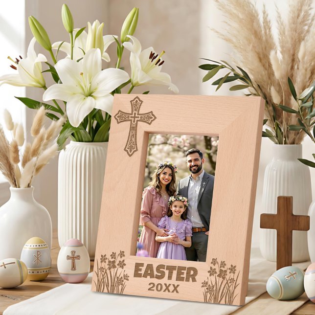 Personalized Easter Cross with Daffodils (Criador carregado)
