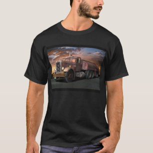 Peterbilt do "caminhão duelo" com camiseta do