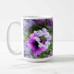 Petunia roxa e flores 15 oz. caneca de café