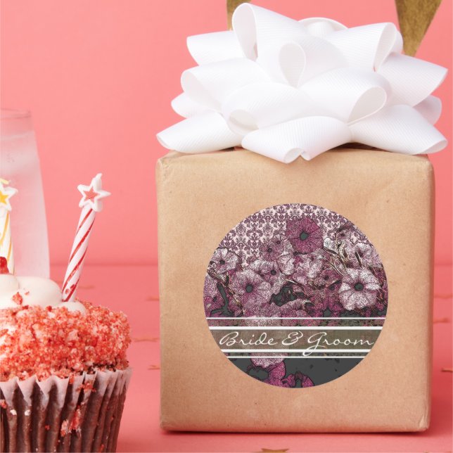 Petunia Roxa Em Adesivos De Gradação Brancos Elega (Festa)