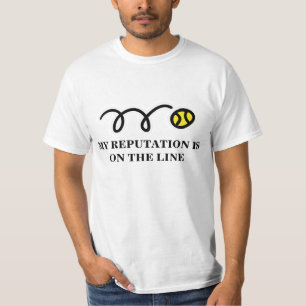 Piada do tênis no t-shirt