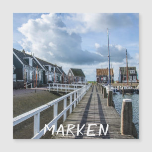 Píer de madeira em Marken, Países Baixos