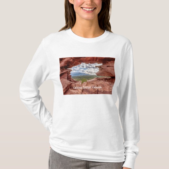 Pikes Pico Através De Uma Camisa De Capa Longa De  (Frente)