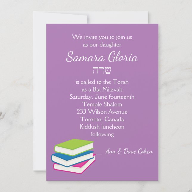 Pilha de Livros Bat Mitzvah Convite com Sarah (Frente)