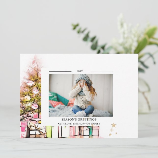 Pine Tree apresenta as emoções da SEASON (Em pé/Frente)