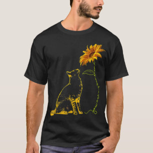 Pingando Gato Amarelo Sob Camisa De Girassol
