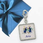 Pingente 15 Birthday Royal Blue Rosas Floral Número 15<br><div class="desc">Bonito amuleto de 15 aniversário que você pode personalizar. Este design floral tem um número 15 de ouro,  decorado com rosas azuis e marinhos reais,  folhagem e folhas de eucalipto. O modelo está configurado para adicionar o nome da aniversariante. Um belo presente de aniversário para uma quinceanera.</div>