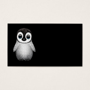 Pinguim bonito do bebê no preto
