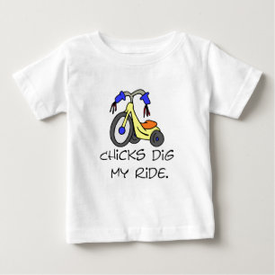 Pintinhos cavando minhas camisetas e presentes.