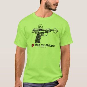 Pistola de Makarov que dispara no t-shirt urbano