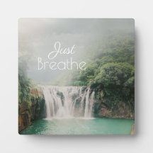 Apenas Respire a frase calmante com uma fotografia