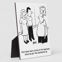 Dartboard no quarto. Cartoon Engraçado