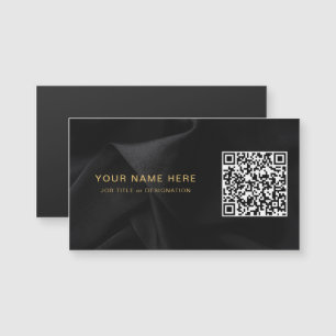 Placa de Magnet Preta e Dourada com QR e Título Pe