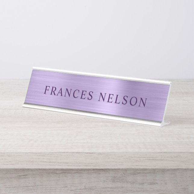 Placa De Mesa Aparência Metálica Roxa Pálida Serif Estilosa (Frente)