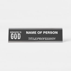 PLACA DE MESA DEDICADO A DEUS TEXTO BRANCO PERSONALIZÁVEL LEGAL