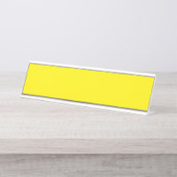 Formas de abstrato amarelo e laranja sobrepõem-se 