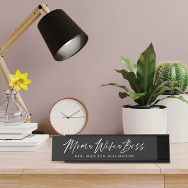 Placa De Mesa Mãe, Esposa, Chefe Trendy Brush Escuro Preto
