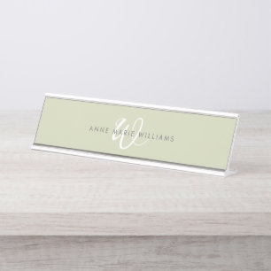 Placa De Mesa Monograma Moderno em Verde Sage Branco Script