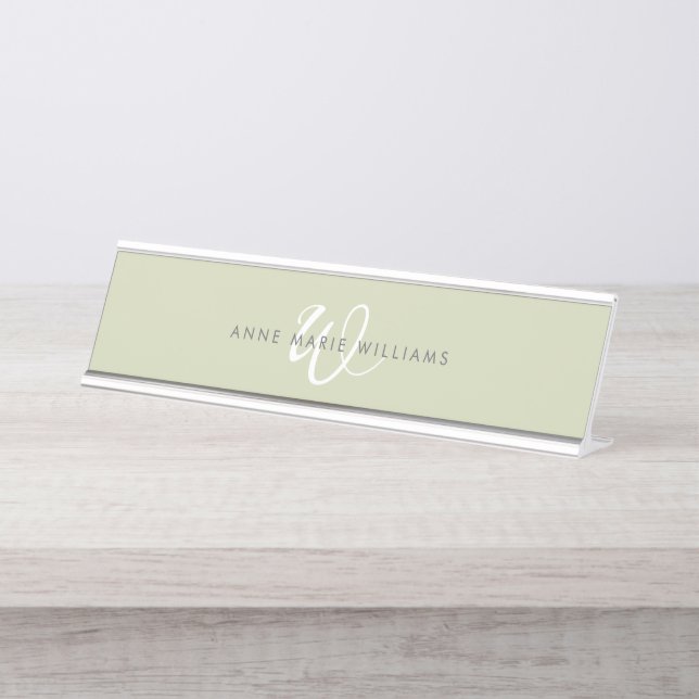 Placa De Mesa Monograma Moderno em Verde Sage Branco Script (Frente)