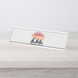Placa De Mesa Montanhas vintage em pastel estão chamando monogra