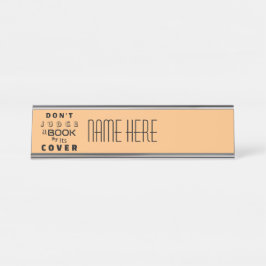 Placa De Mesa "Não julgue um livro pelo seu Cobrir" Pêssego pers