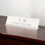 Placa De Mesa Nome do Monograma Moderno e Elegante Neutro<br><div class="desc">Aumente seu espaço de trabalho com nossa placa de nome da mesa monograma minimalista Elegante clássica. Este acessório meticulosamente projetado combina perfeitamente a sofisticação do eterno com o minimalismo contemporâneo, acrescentando um toque de refinamento à sua mesa ou escritório. Feito com precisão e atenção aos detalhes, esta placa de nome...</div>