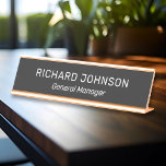 Placa De Mesa Nome Personalizado Elegante Clássico Título Escrit<br><div class="desc">Adicione um nome e um título e crie facilmente a placa do nome do escritório do funcionário. Clique em PERSONALIZAR para alterar a cor de fundo ou a cor do texto. Você pode TRANSFERIR este DESIGN em outros produtos do Zazzle e ajustá-lo ao ajustado da maioria dos itens do Zazzle....</div>