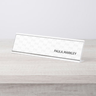 Placa De Mesa Padrão Simples de Monograma de Cinzas Brancas