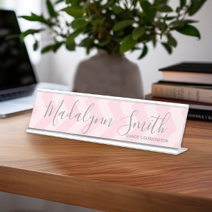 Placa De Mesa Pink e Padrão de Cevon de Cinza com Grande Nome