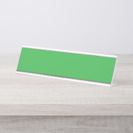Placa De Mesa Uma paisagem exuberante cheia de árvores verdes de