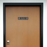 Placa De Porta Advogado-Advogado Logotipo Dourado Personalizar<br><div class="desc">Esta Porta de Nome para Advogado pode ser personalizada ou personalizada para qualquer profissional substituindo o nome da pessoa,  o título e as escalas. Faça o seu.</div>