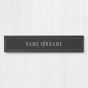 Placa De Porta Elegante Monograma de Script Editável Preto Cinza