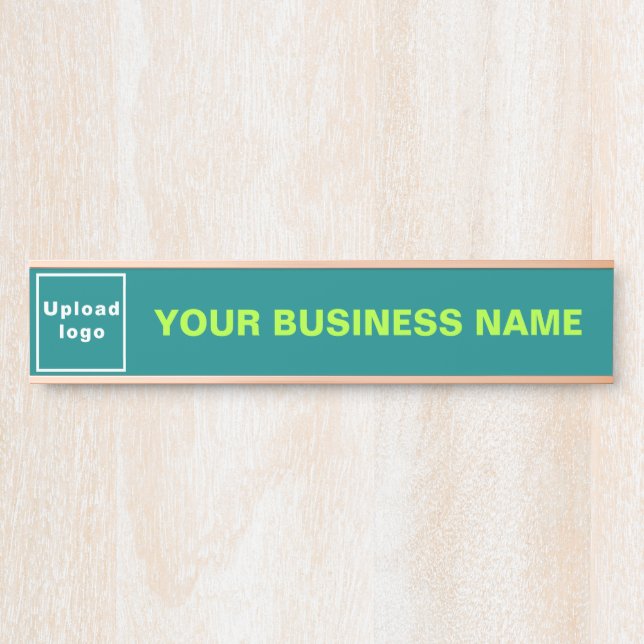 Placa De Porta Nome e logotipo de empresa em palco verde (Frente)