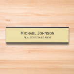 Placa De Porta Título do Office Professional Modern<br><div class="desc">Personalizado, personalizado, profissional, moderno, clássico, na moda, elegante, cabine de escritório clássico, preto, dourado preto e preto, guião preta/tipografia, placa de nome de parede ou porta pendurada em metal. Para personalizar, basta digitar o nome e a designação / título do seu cheio. Enquanto você se personaliza, você poderá ver uma...</div>