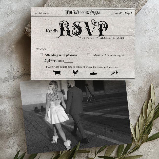 Placa RSVP de Convite de casamento de Foto do Jorn (Vintage black and white newspaper photo formal wedding invitation rsvp response card food symbols)