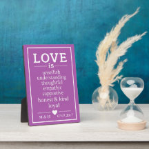 O Amor é ... monogramas personalizados, data e pla