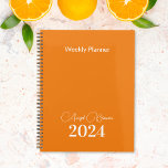 Planejador de Negócios Mensal Orange Weekly<br><div class="desc">Apresentando nosso Planejador Personalizado Minimalista - uma forma elegante e na moda para se manter organizado com um toque de personalização e um olhar profissional de negócios! Este planejador elegantemente projetado apresenta um layout simples e limpo, permitindo que você se concentre no que mais importa. Personalize seu planejador com seu...</div>