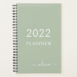 Planejador de Nome do Monograma de Script Girly Ve<br><div class="desc">Monograma Verde 2022 Adicionar Seu Próprio Nome do Script 2022 Calendário Planejador De Eventos De Casamento. Isto faz o doce e perfeito aniversário de 16 anos,  casamento,  chá de panela,  aniversário,  chá de fraldas ou festa de solteira presente para alguém que ama luxo de luxo e estilos quíticos.</div>