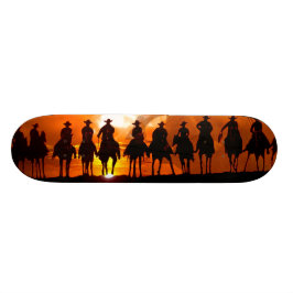 Plataforma ocidental selvagem do skate do por do