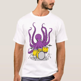 polvo tocando tambor com camisa