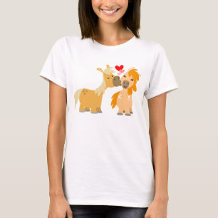 Pôneis bonitos dos desenhos animados no t-shirt