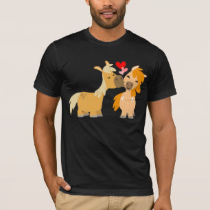 Pôneis bonitos dos desenhos animados no t-shirt d