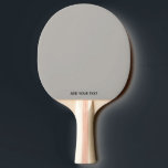 Pong Cinza-Bege Sofisticado na Moda - Raquete de Ping P<br><div class="desc">Texto Personalizável na Parte Frontal ----- Bege Cinza Suave - um tom sólido da moda cuidadosamente selecionado para refletir as tendências de design atuais. Esse neutro versátil combina o calor do bege com a elegância fria do cinza, criando um visual limpo e atemporal. Combina perfeitamente com tons terrosos rústicos e...</div>