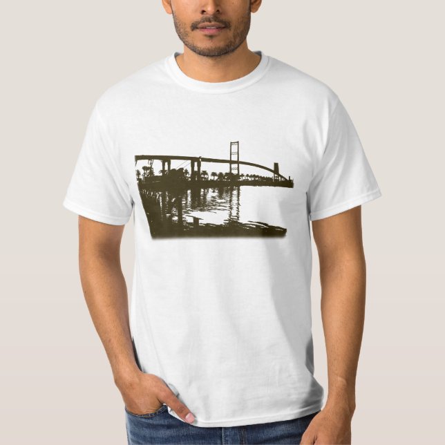 Ponte de Vincent Thomas no t-shirt de Brown (Frente)